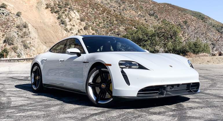 porsche-911-bloomberg.jpg