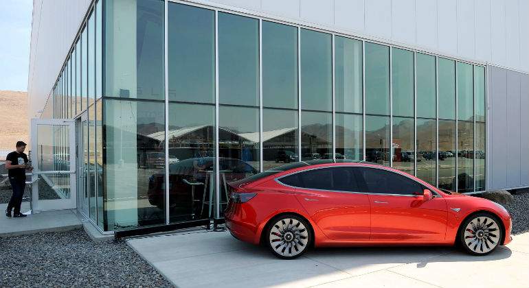 TESLA-gigafactory.jpg