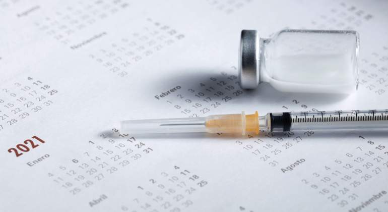 calendario-vacunacion-vacunas-astrazeneca-pfizer-moderna-janssen.jpg