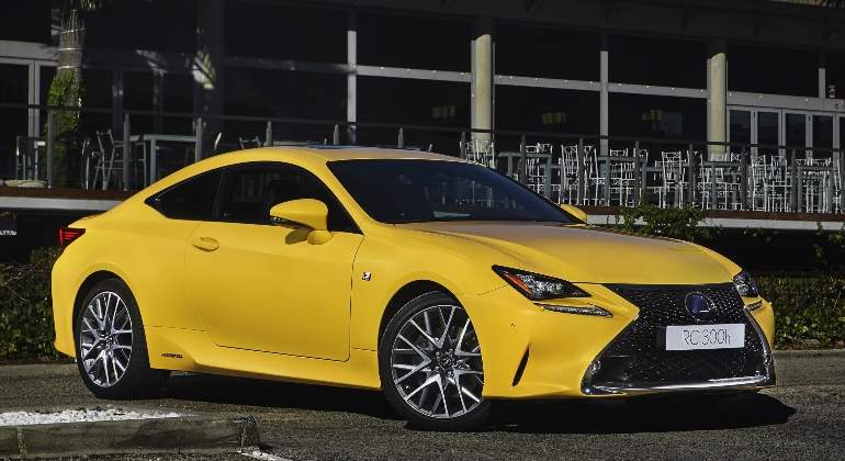 lexus-rc-300-2018-03.jpg