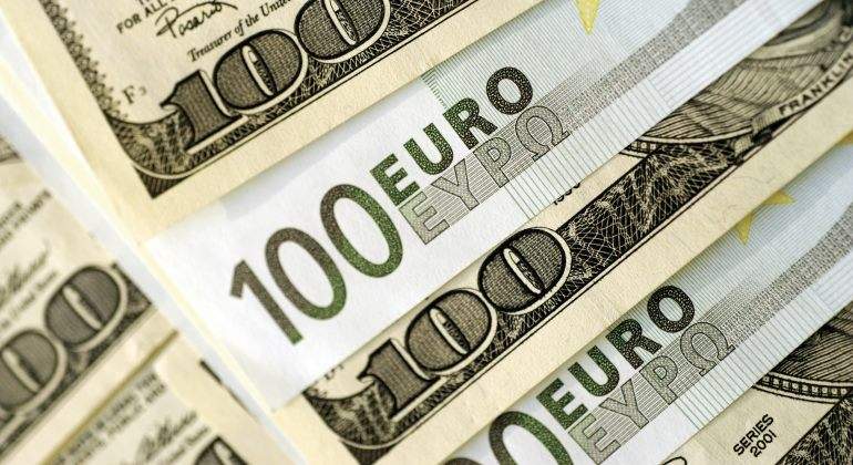 Euro-dolar-100-Getty.jpg