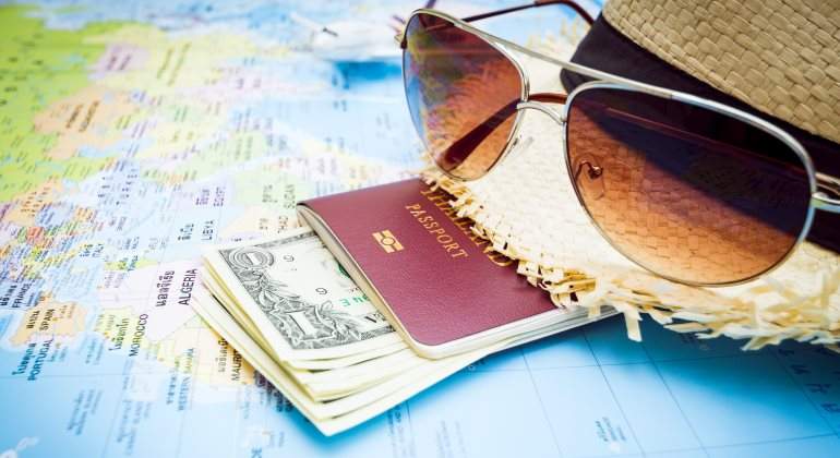 vacaciones-dinero-pasaporte-mapa-770-dreamstime.jpg