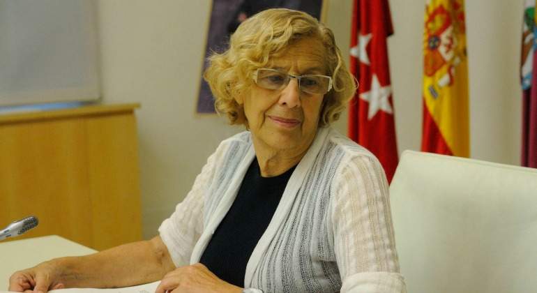 manuel-carmena-banderas.jpg