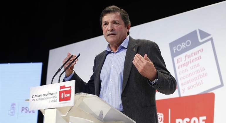 javier-fernandez-psoe-atril-efe.jpg