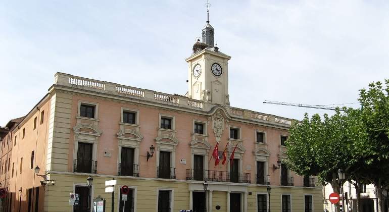 ayuntamiento-alcala-henares-wk-commons.jpg