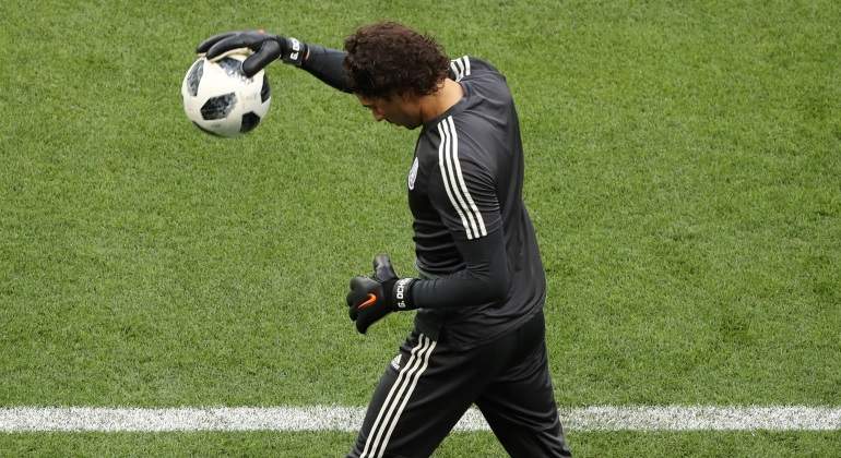 Guillermo-Ochoa-se-quedaria-sin-Champions-League-Reuters.jpg