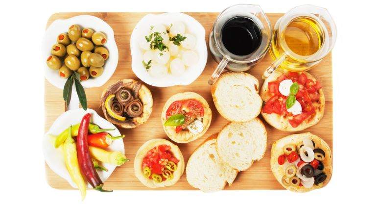 raciones-tapas-bebidas-770-dreamstime.jpg