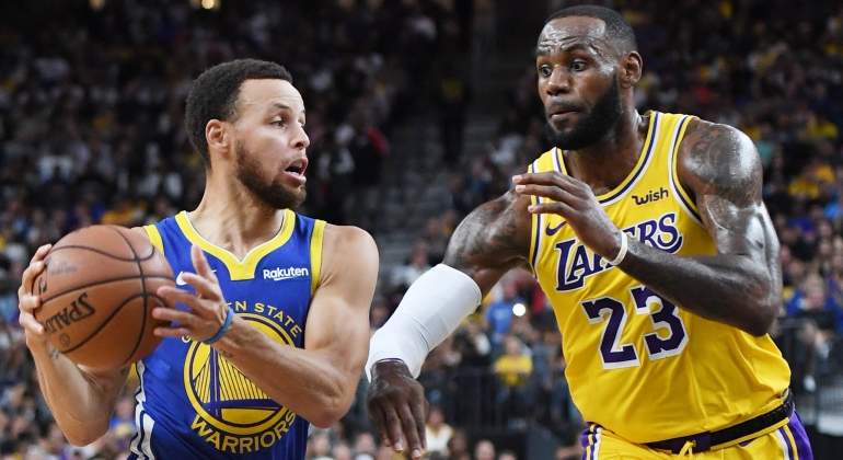 curry-lebron-warriors-lakers-pretemporada-getty.jpg