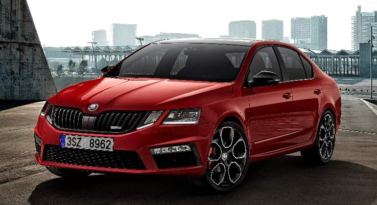 skoda-octavia-rs-2017.jpg