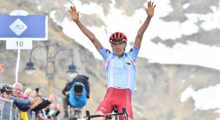 zakarin-gana-etapa13-giro.jpg