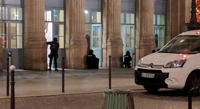 policia-estacion-norte-paris-reuters.jpg