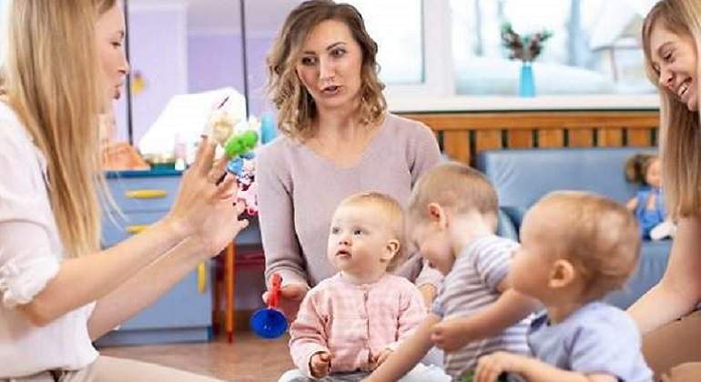 600x400_guarderia-ninos-jugando-madres-770-dreamstime.jpg