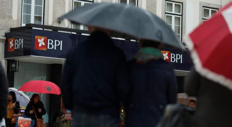 bpi-paraguas-reuters.jpg