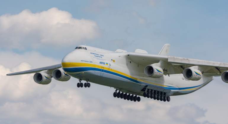 an225-avion-mas-grande-mundo-destruido-guerra-rusia-ucrania-istock.jpg