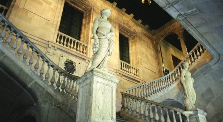 casa-llotja-de-mar-barcelona-patio-770x420.jpg