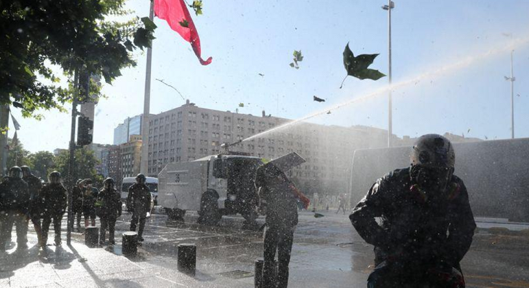 carabineros-chile-protesta-reuters.png