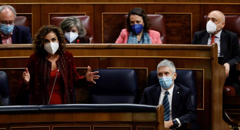 montero-congreso-15dic21-efe.jpg