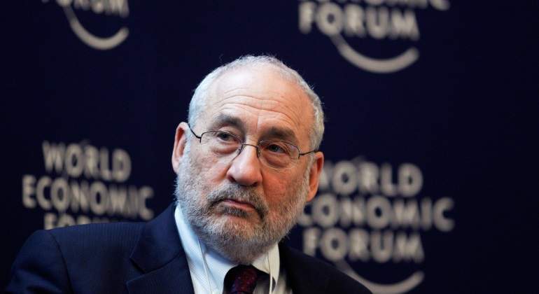 stiglitz-world-forum.jpg