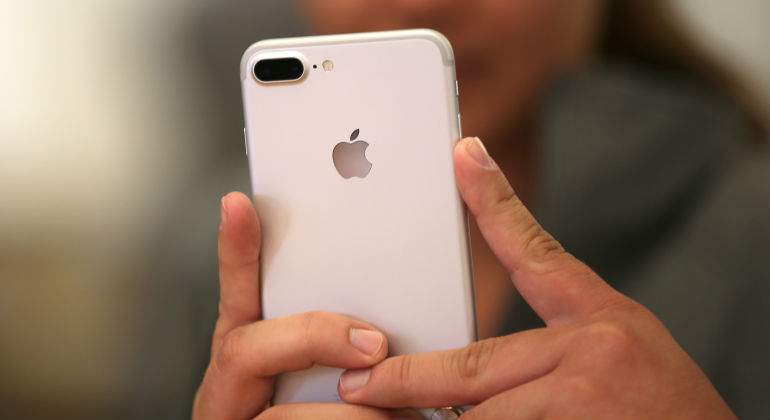 iphone-7s.jpg