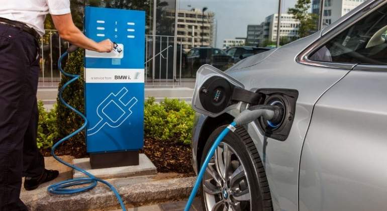 bmw-electrico-carga-efe.jpg
