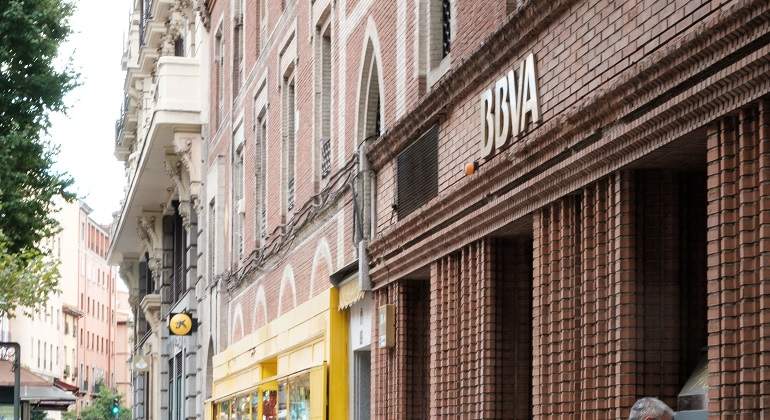 sucursal-oficina-caixabank-bbva.jpg