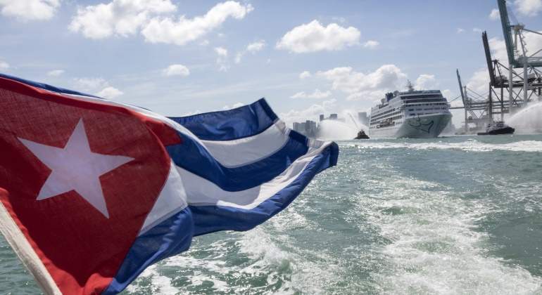 Cuba-crucero-2016-bandera.jpg