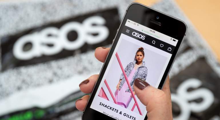 asos-compra-movil-alamy.jpg