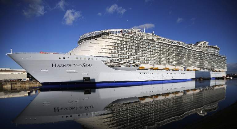 Barco-Royal-Caribbean-Reuters.jpg