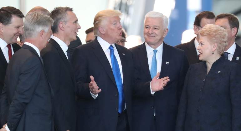trump-foto-familia-otan-reuters.jpg