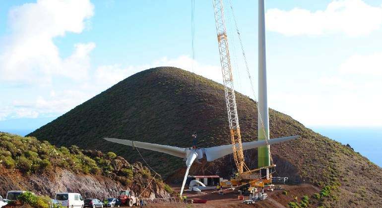 Montaje-del-aerogenerador.jpg