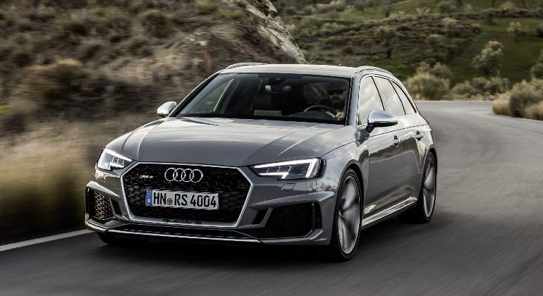 audi-a4-rs-avant-2018-01.jpg
