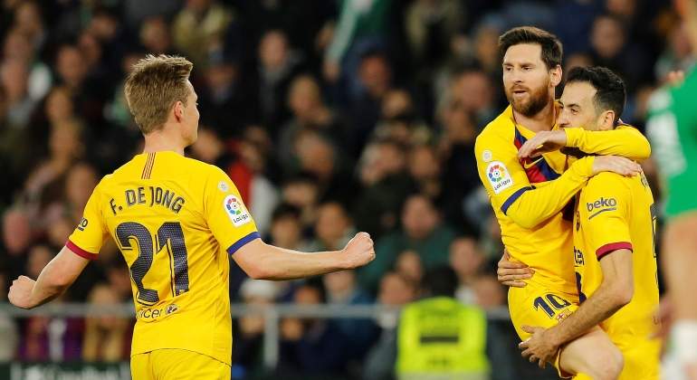 dejong-messi-busquets-celebran-villamarin-2020-efe.jpg