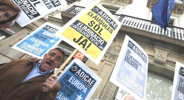 clausulas-suelo-protestas-reuters.jpg