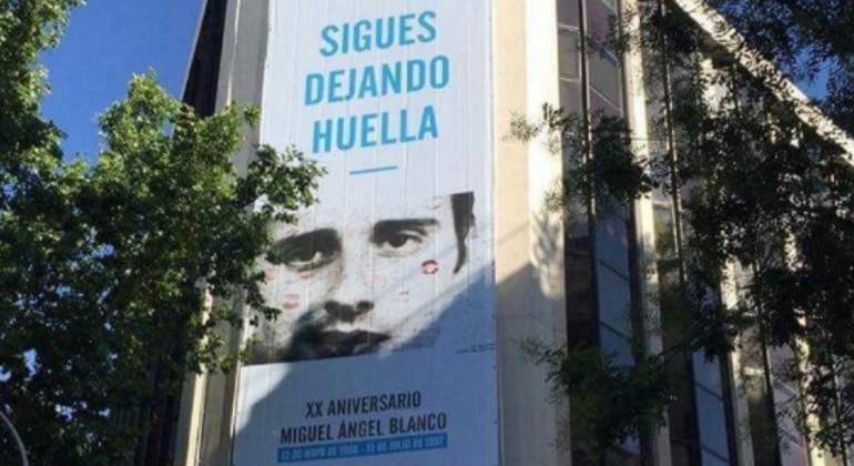 genova-pancarta-miguelangelblanco.jpg