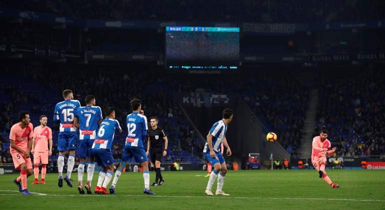 messi-falta-espanyol-reuters.jpg