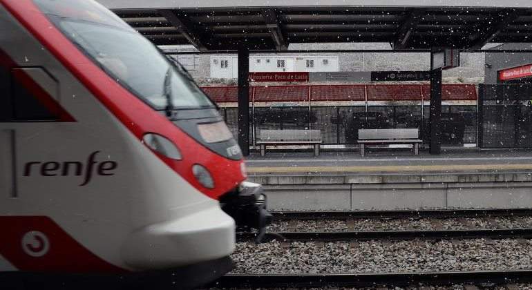renfe-cercanias-tren-estacion-efe.jpg