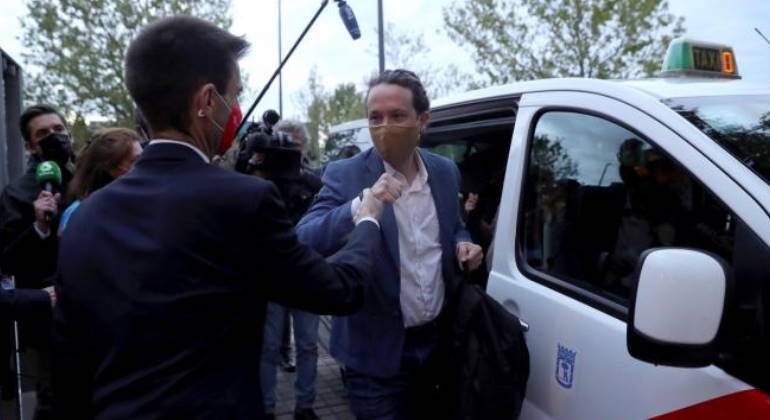 iglesias-taxi-chofer-770.jpg