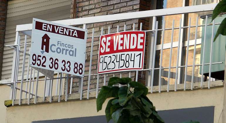 venta-vivienda-cartel-balcon-770.jpg