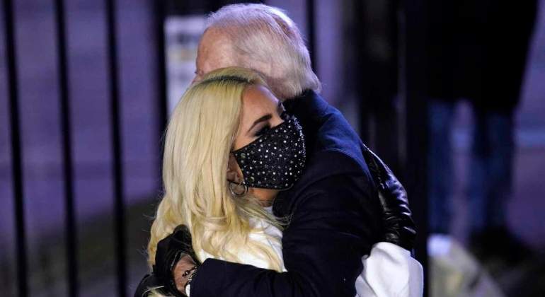 lady-gaga-joe-biden-himno-nacioal-eu.jpg
