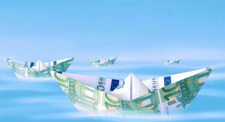 barco-euros-alamy.jpg