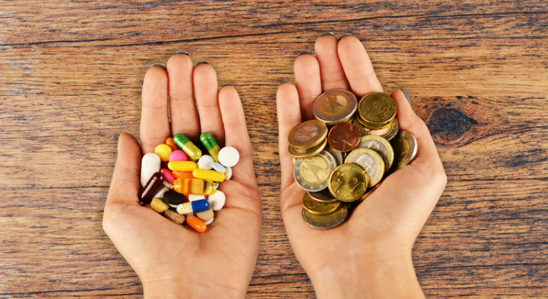 farmaceuticas-dinero-dreamstime.png