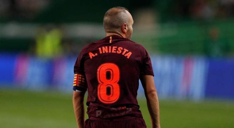 Iniesta-rodillas-2018-Reuters.jpg