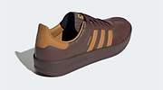 Así son las Adidas Madrid, la zapatilla de moda para el trabajo: cuánto valen y dónde comprarlas