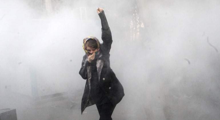 Protestas-Iran-Mujer-2017-EFE.jpg