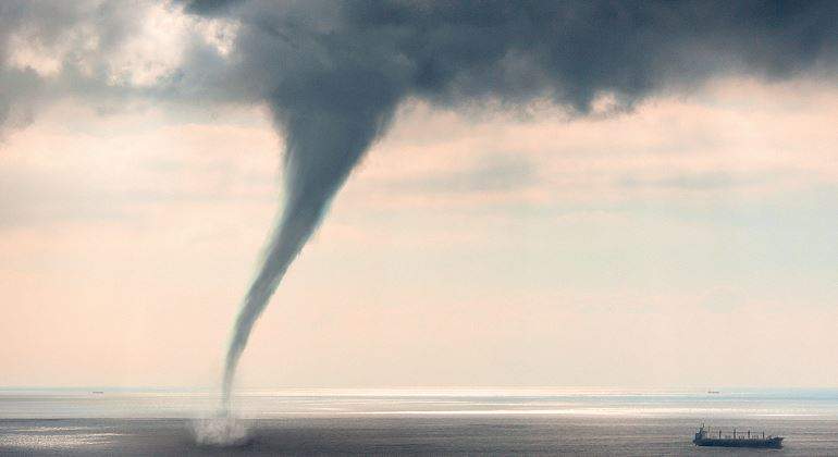 tormenta-tornado-mar-770-istock.jpg
