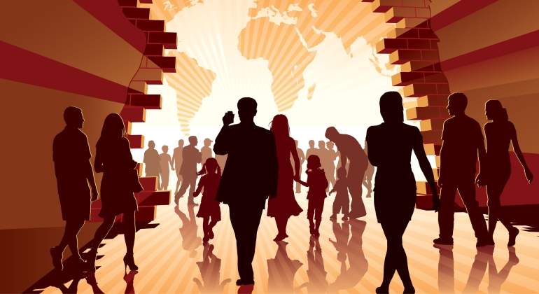 Personas caminan hacia un nuevo mundo mejor