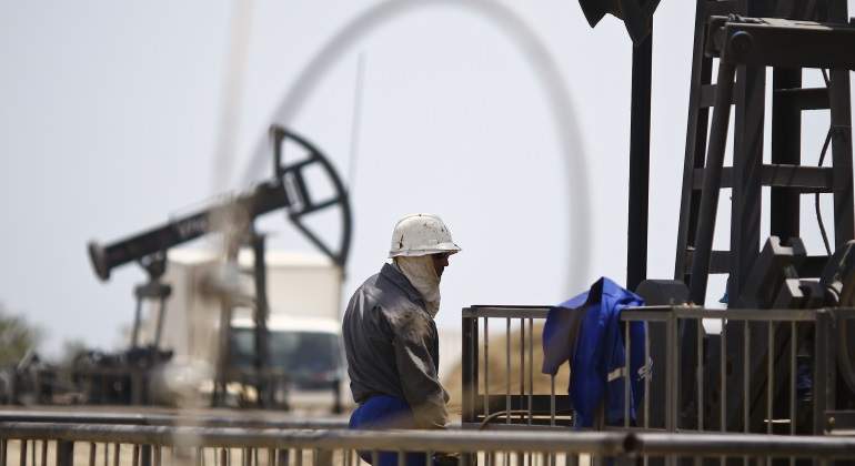 petroleo-trabajador.jpg