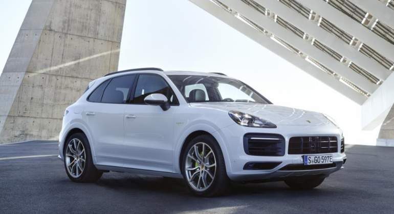 porsche-cayenne-E-Hybrid-2018-01.jpg