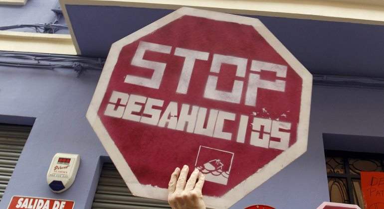 stop-desahucios-senal.jpg