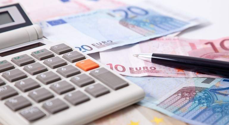 dinero-calculadora-getty.jpg